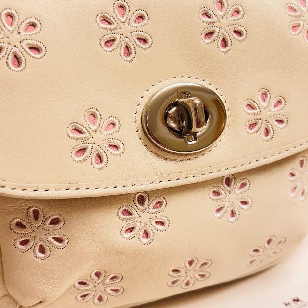 💰SOLD💰Coach Tea Flower Small Crossbody - Picture 13 of 13